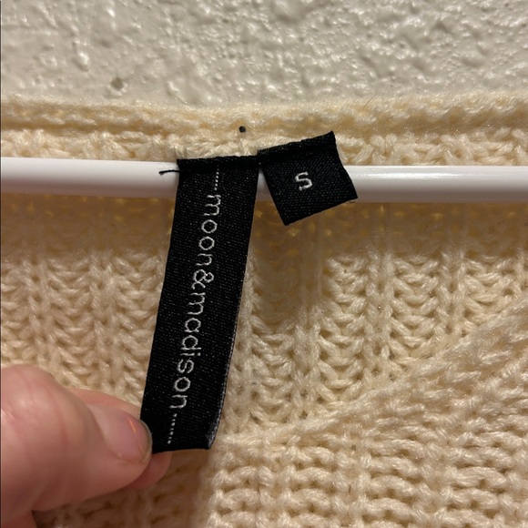 Moon & Madison Cream Knit Sweater - Picture 3 of 4